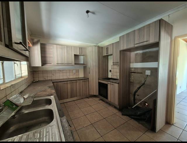 3 BEDROOM FREESTANDING FOR SALE IN ELANDSRAND